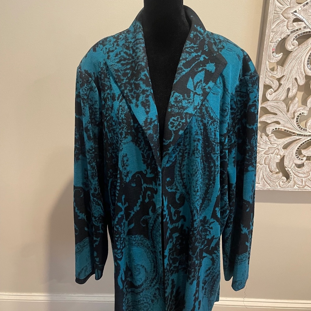 Gorgeous Ming Wang Plus size knit black and teal jacket.  Gently used.